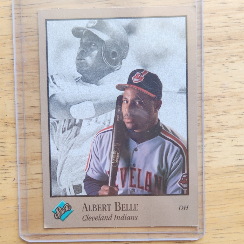 1992 Leaf Inc ALBERT BELLE Cleveland Indians Studio Collection Card No 164